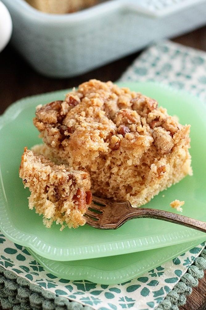  Add a pinch of autumn to your coffee break with this delicious Buttermilk Apple Coffee Cake.