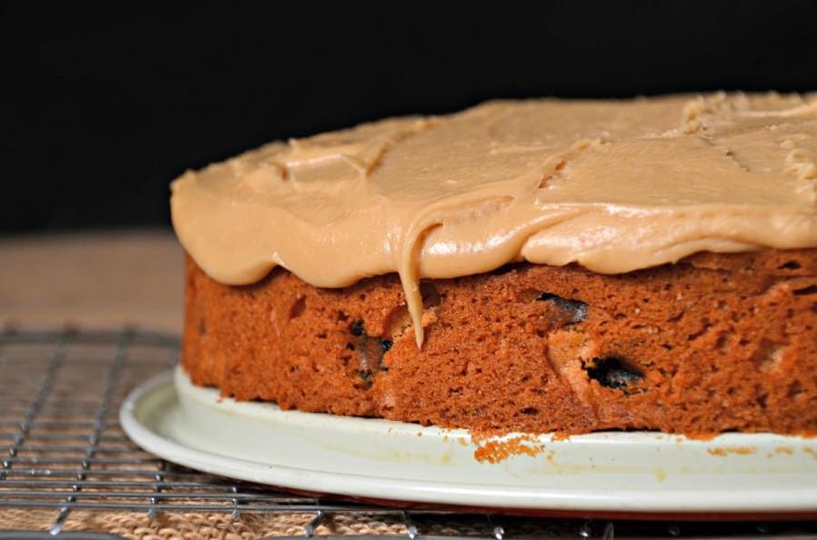 An irresistible cake that marries the flavors of coffee and walnuts.
