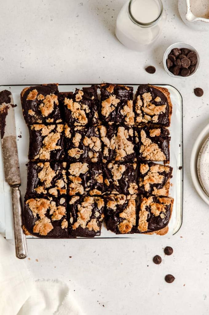  Bite into a slice of heaven with a chewy, crunchy and chocolatey gluten-free oat fudge bar.