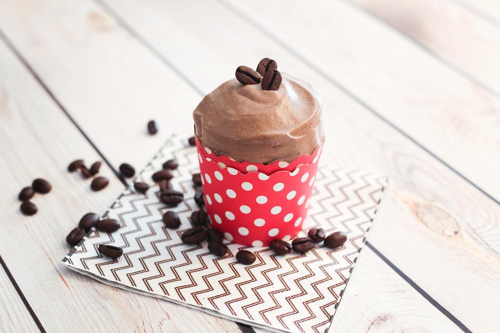 Delicious Cappuccino Pudding Frosting Recipe for Desserts