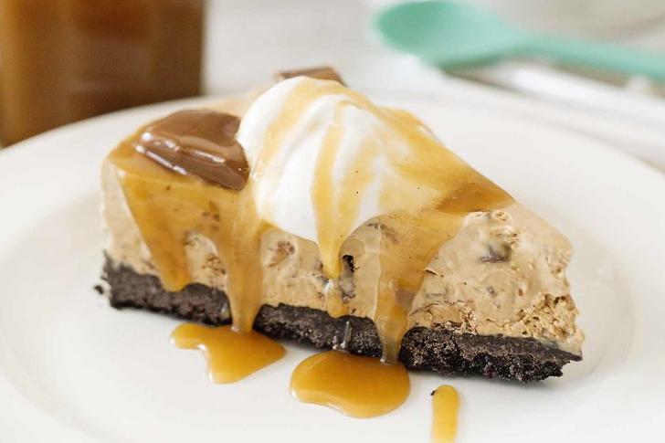 Indulge in Coffee-Toffee Bliss with an Ice Cream Cake