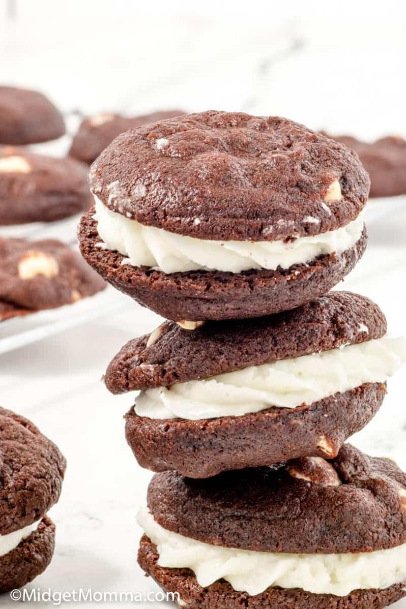  Cookie sandwiches with a rich mocha and chocolatey flavors are a treat for every sweet tooth