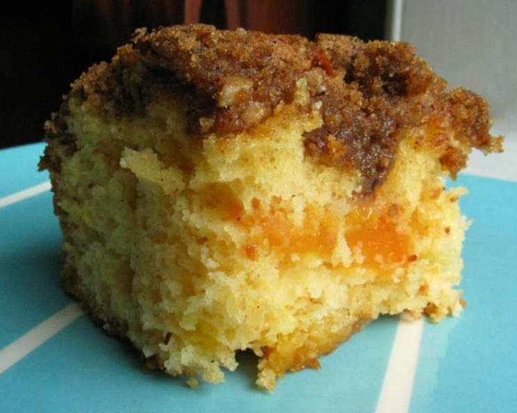  Dive into a tropical paradise with this quick and easy coffee cake!