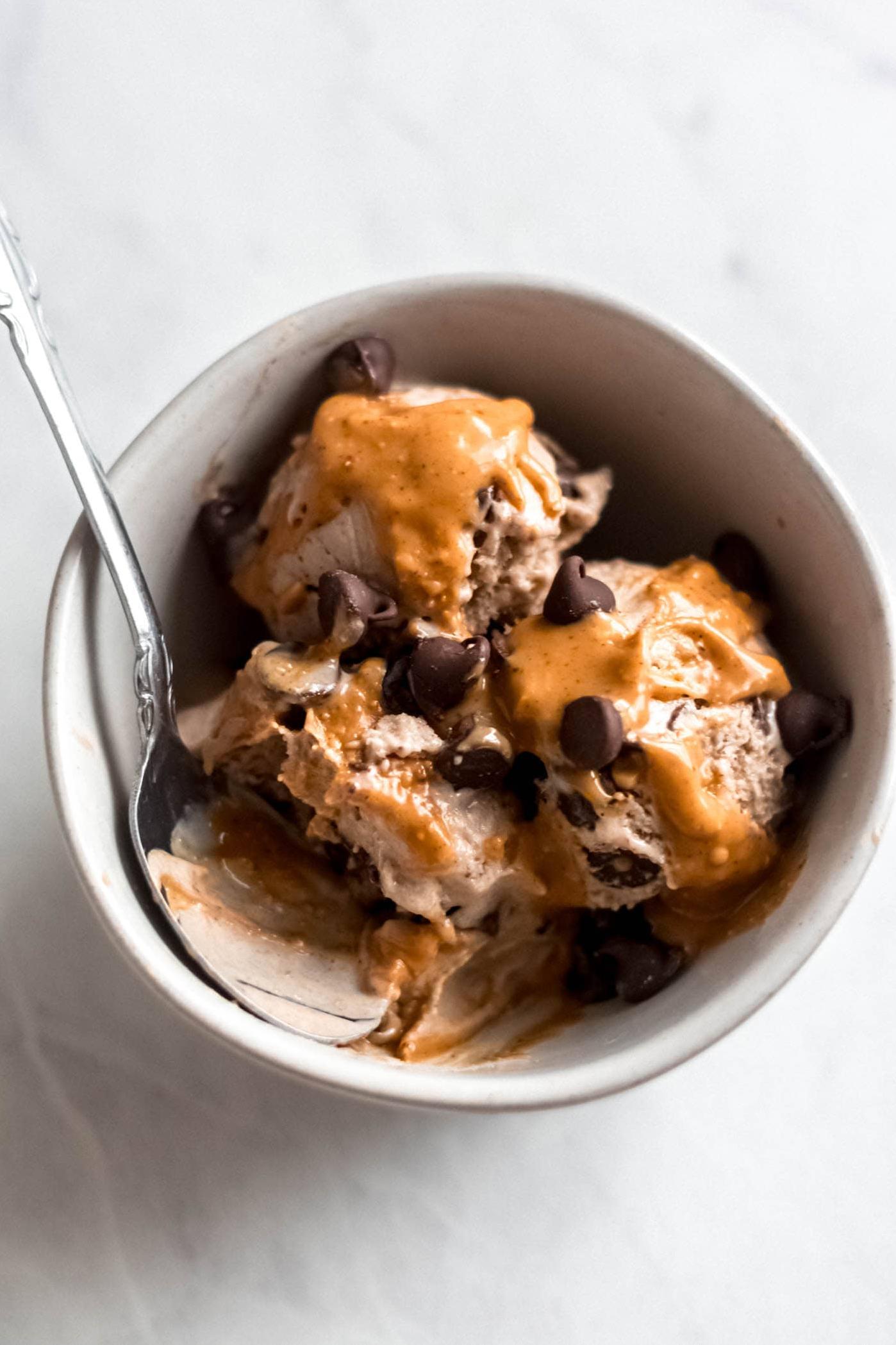  Dive into this bowl of creamy banana caramel ice cream