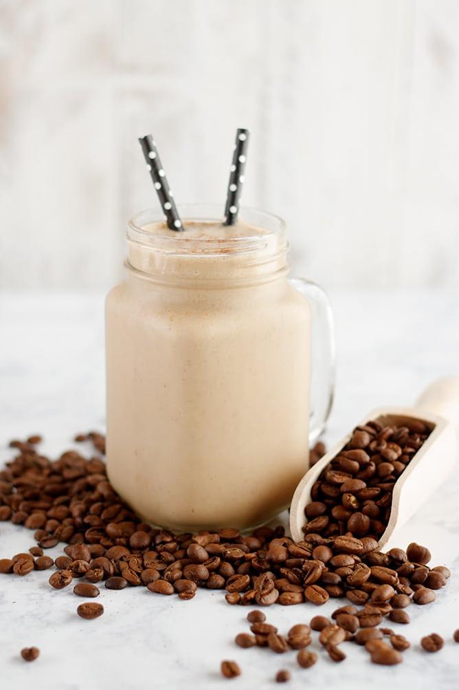 Mouthwatering Recipe: Espresso Banana Smoothie for Breakfast