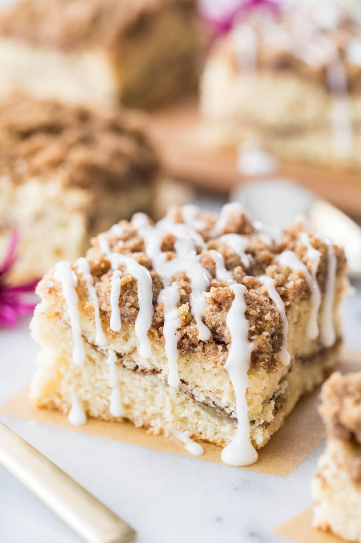  First slice of cinnamon coffee cake, waiting for you to enjoy!