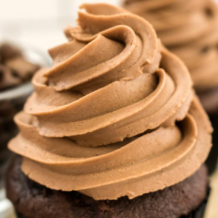 Delicious and Easy Fluffy Chocolate Mocha Icing Recipe