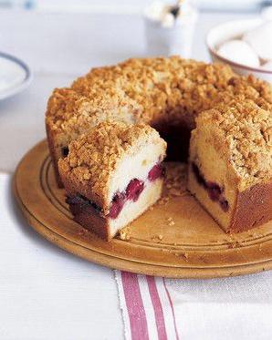  Get ready to indulge in a deliciously nutty and fruity Almond-Berry Coffee Cake!