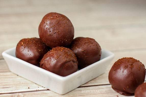  Impress your guests with these homemade chocolate espresso truffles.