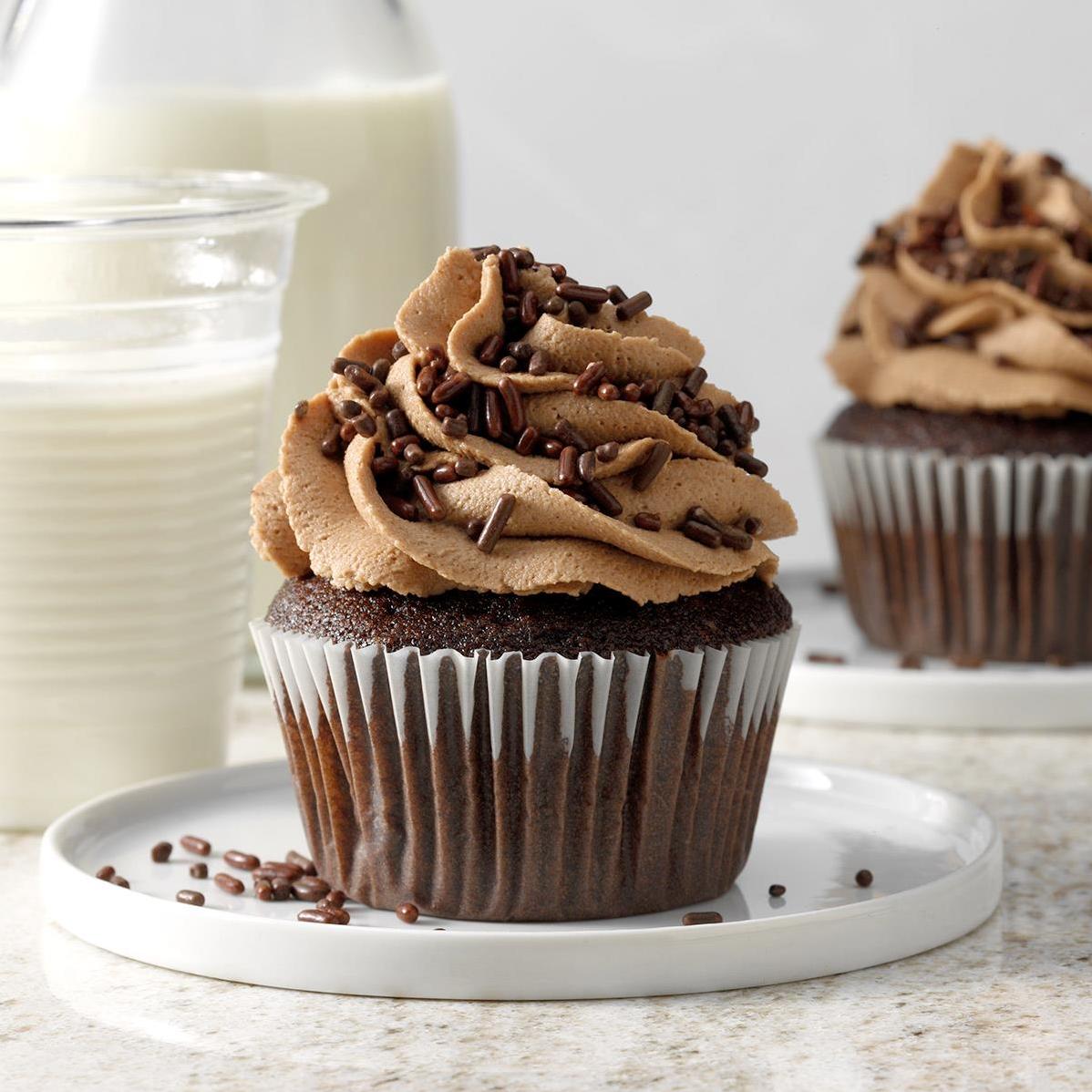  Make your taste buds dance with this delicious mocha cupcake!