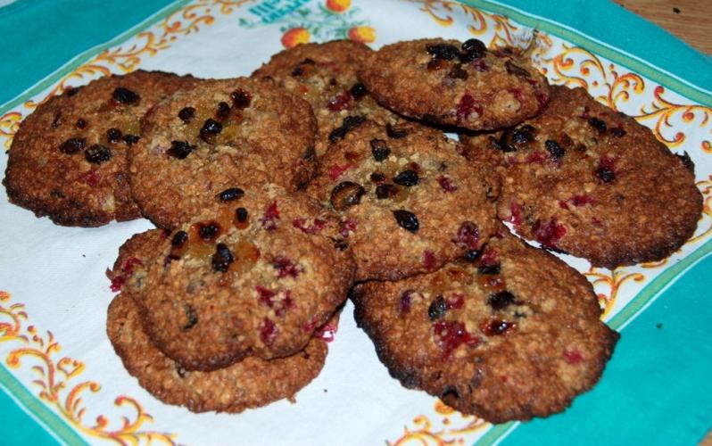  Oatmeal cookies are like a blank canvas - feel free to add your favorite nuts, dried fruits or chocolate chips to make them even more sensational.