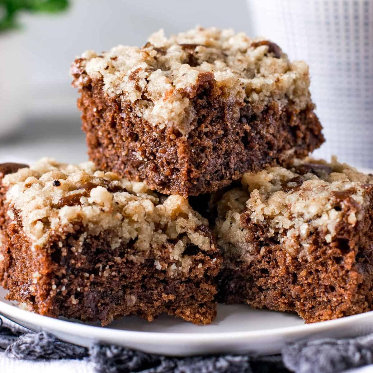  Satisfy your sweet tooth cravings with a slice of this heavenly cinnamon chocolate apricot coffee cake