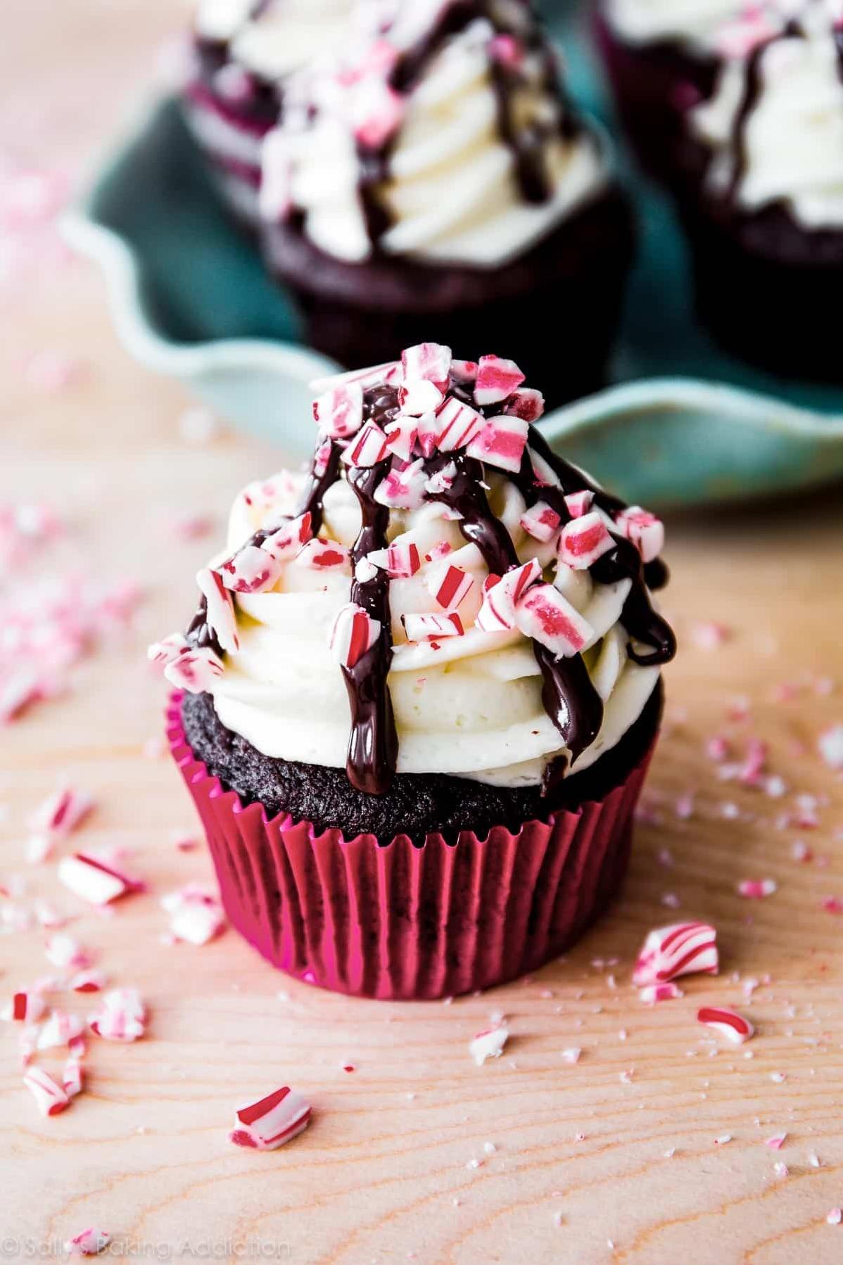  Satisfy your sweet tooth with these Skinny Peppermint Mocha Cupcakes!