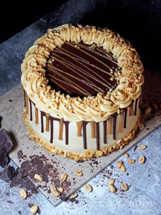  Snickers lovers, this coffee cake is made especially for you!