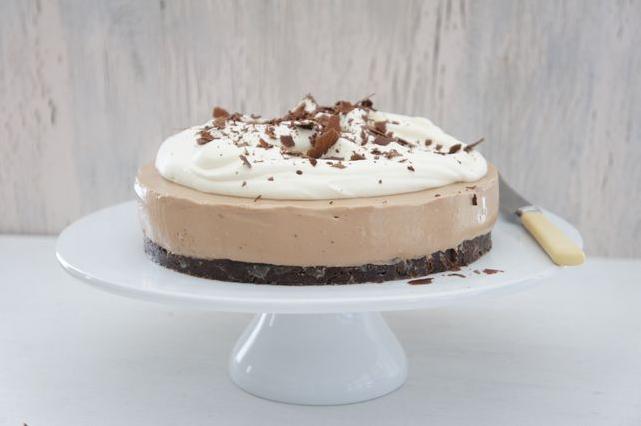  Step up your dessert game with this elegant and mouth-watering Swiss Mocha Cheesecake.