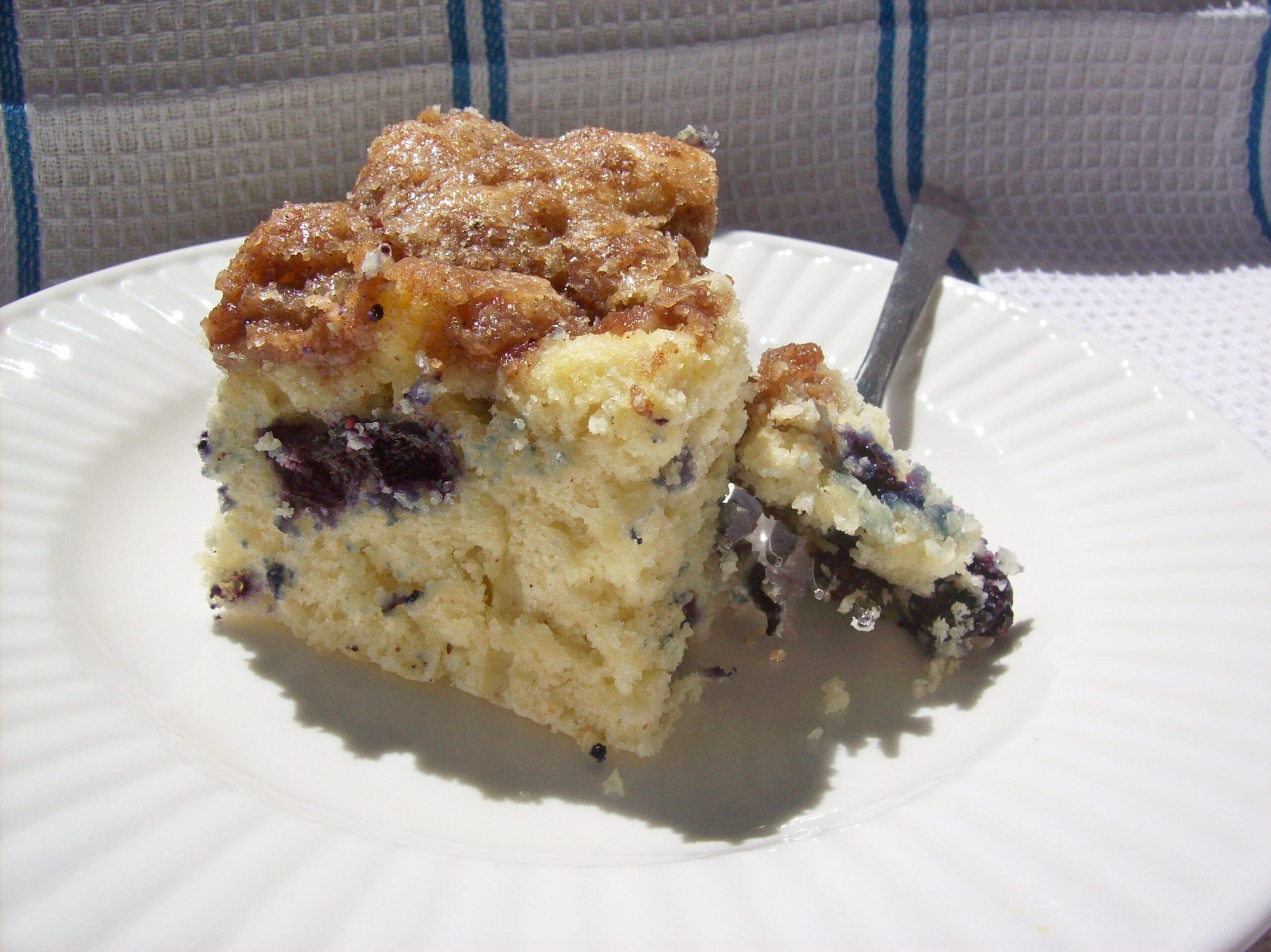 Delicious and Easy Blueberry Coffee Cake Recipe