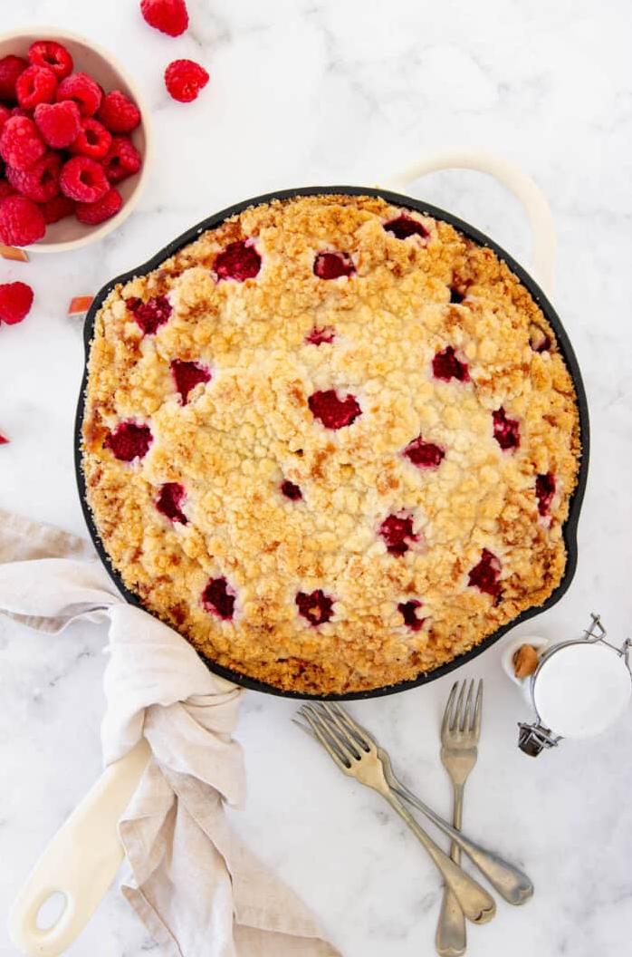  The combination of tart rhubarb and sweet raspberries is simply divine.