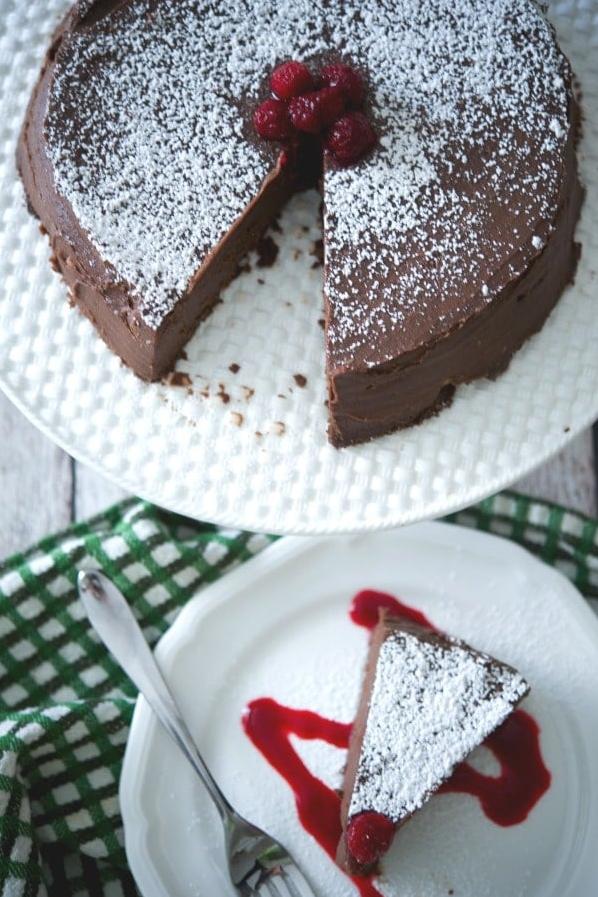  The perfect dessert for your next dinner party, this cake is guaranteed to impress.