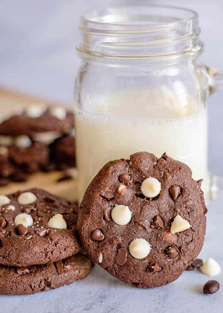  These Milk Chocolate Espresso Cookies will make your taste buds dance!