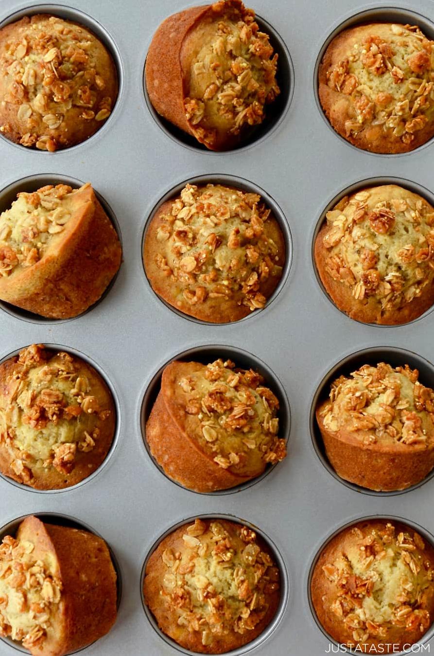  These muffins are perfect for those who don't like a strong coffee flavor, but still want a little kick! 👀