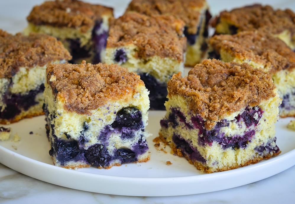  This cake brings all the blueberries to the yard (and into your mouth).