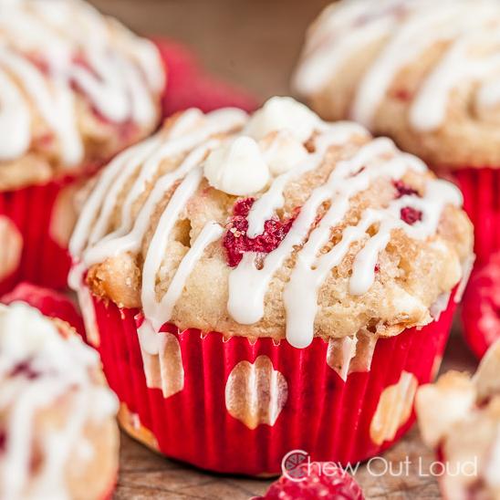 Top off these muffins with a sprinkle of powdered sugar for an extra touch of sweetness.