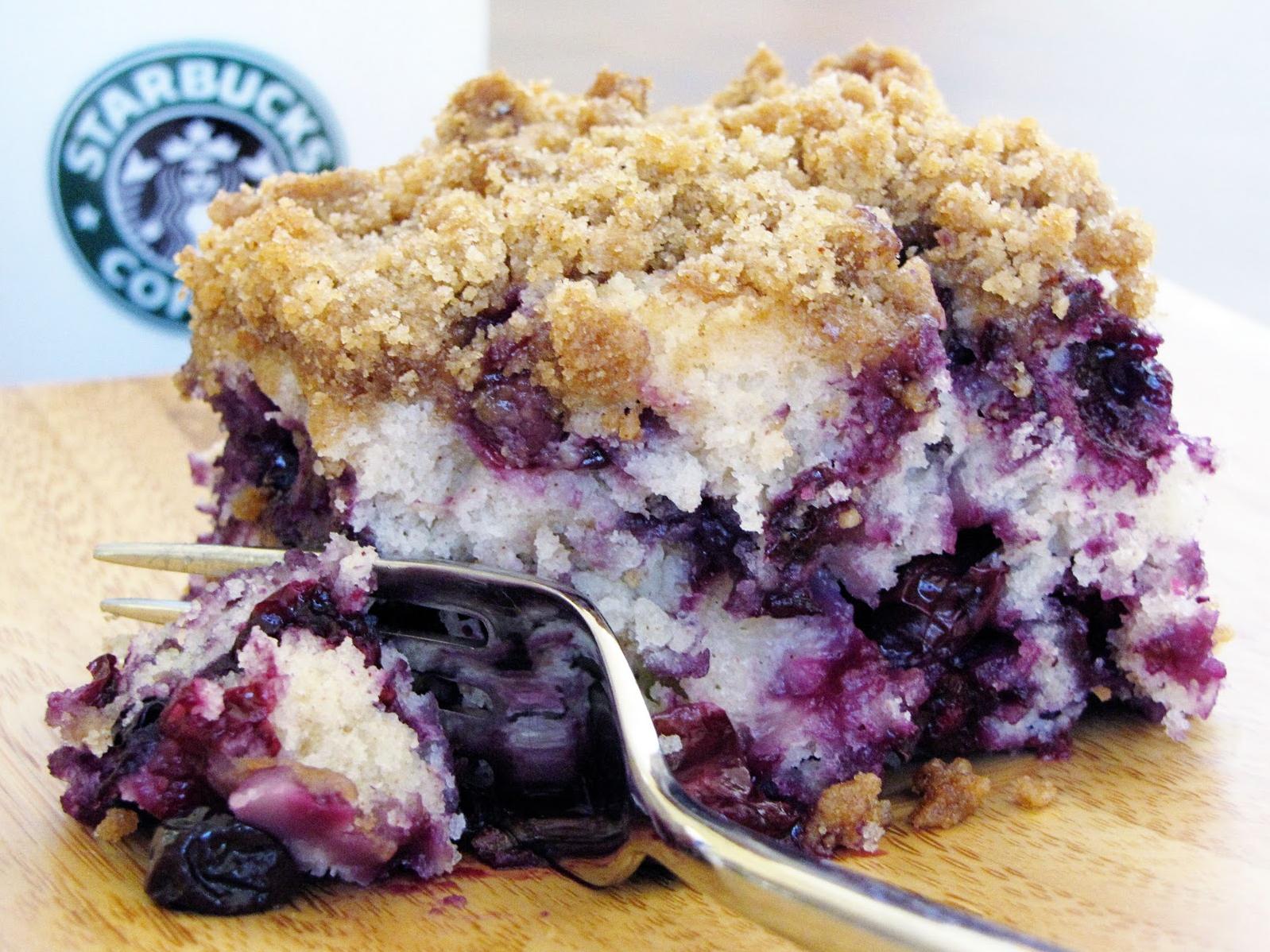  Wake up to a slice of heavenly blueberry-crunch coffee cake!