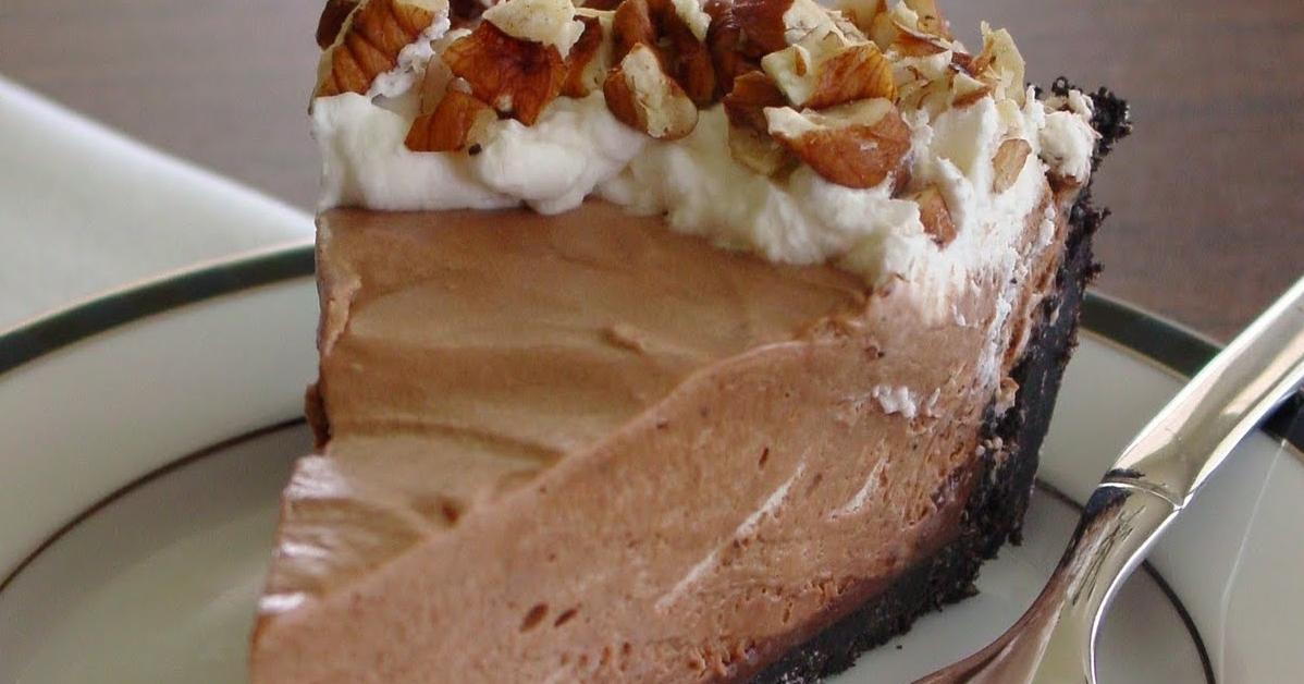  Want to impress your friends and family with your baking skills? Try making this Mocha Frappe Pie!