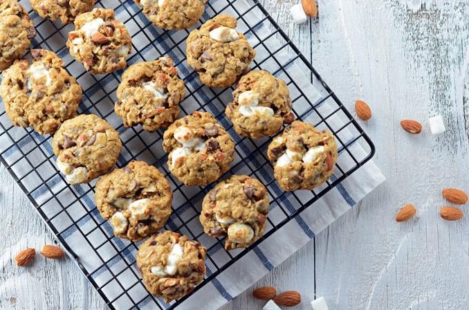  Who knew oatmeal cookies could be this deliciously indulgent?