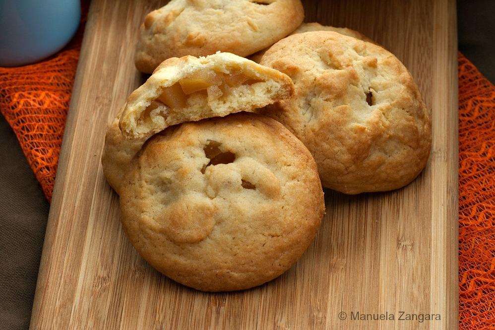  You can't go wrong with the sweet aroma of freshly baked apple cookies!