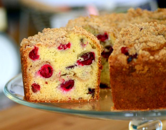  You're in for a treat with this cranberry streusel delight!